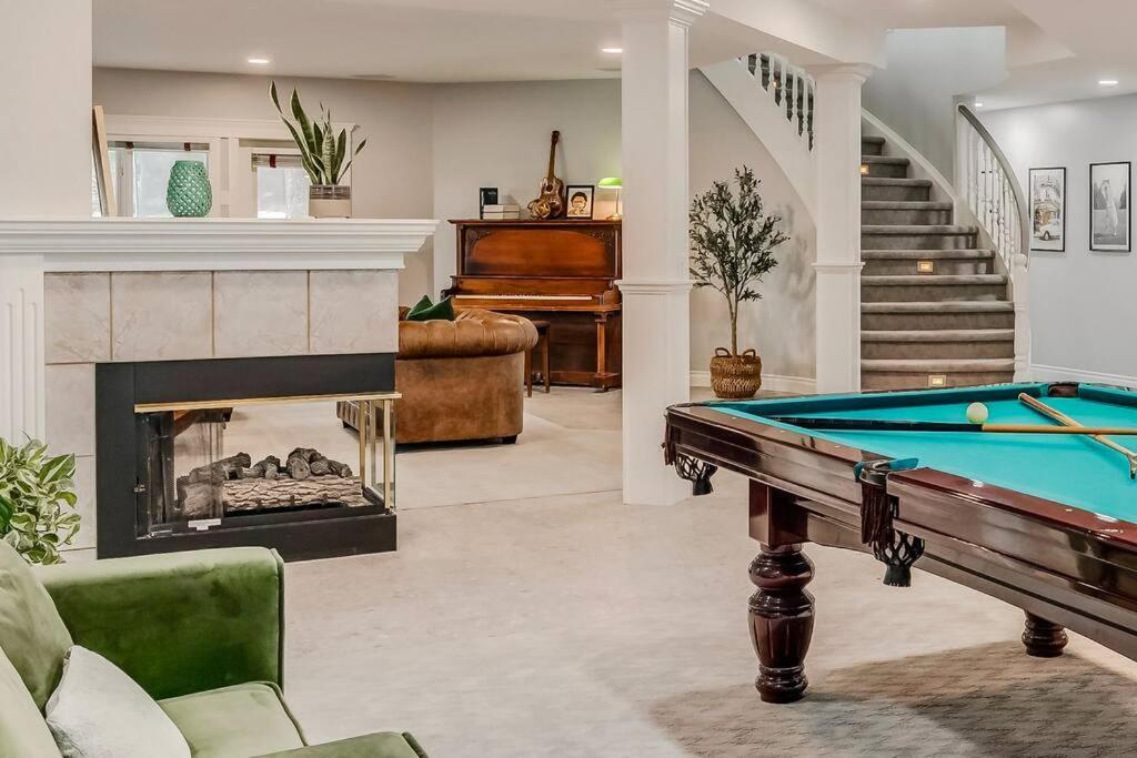 Emerald Bay Luxury Retreat With Hot Tub