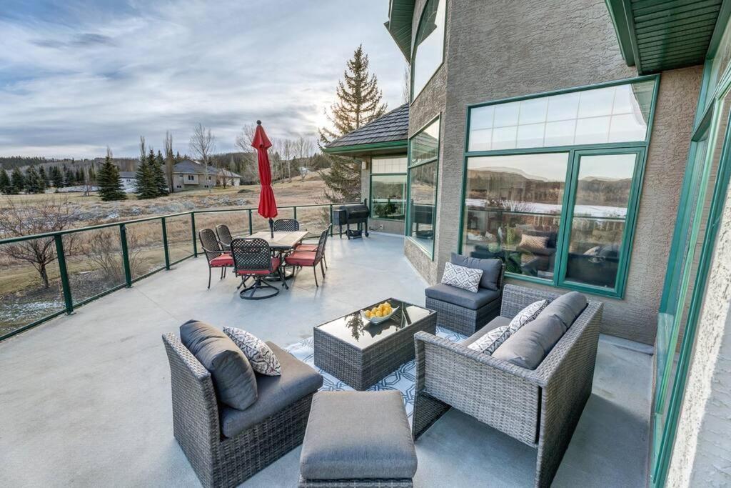 Emerald Bay Luxury Retreat With Hot Tub *